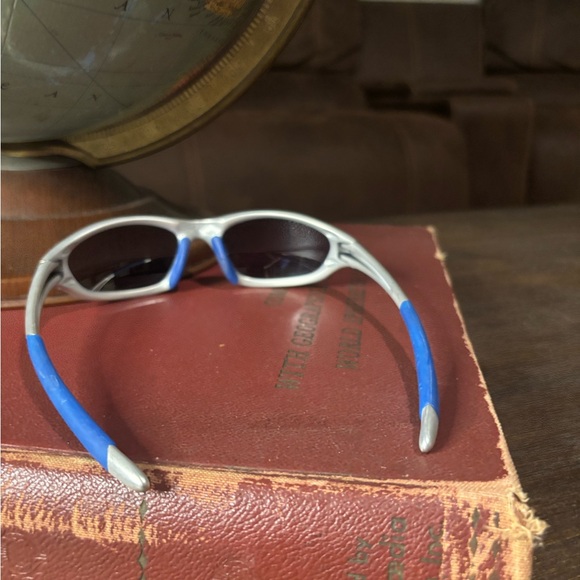 Oakley Vintage Twenty XX Sunglasses - Picture 5 of 9